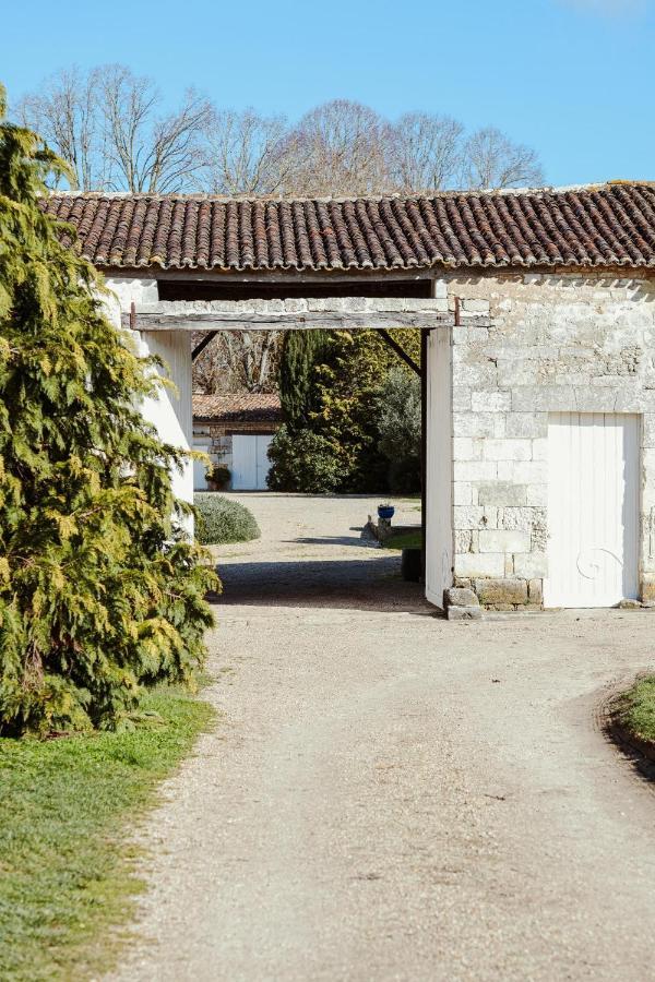 Chateau De La Vallade Saint-Porchaire Exterior photo