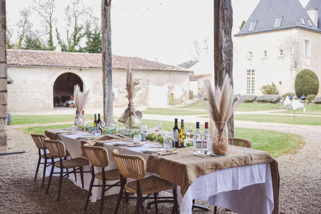Chateau De La Vallade Saint-Porchaire Exterior photo