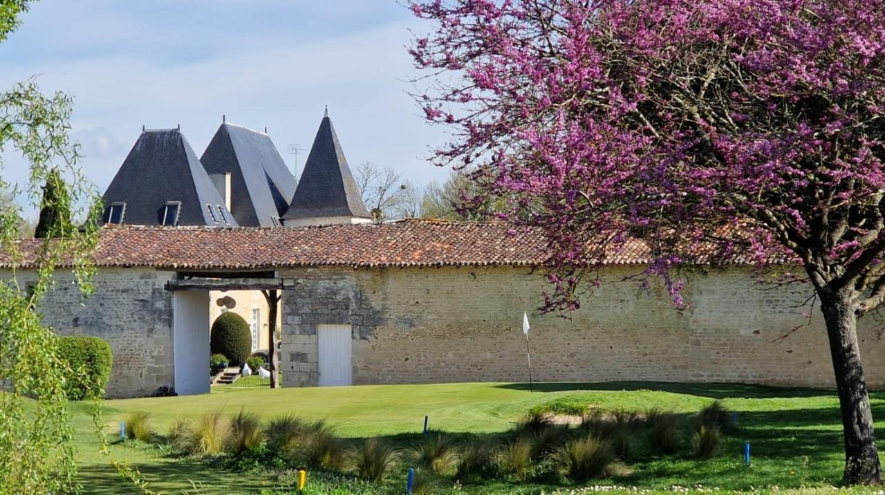 Chateau De La Vallade Saint-Porchaire Exterior photo